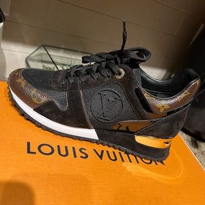 Louis Vuitton run away sneakers